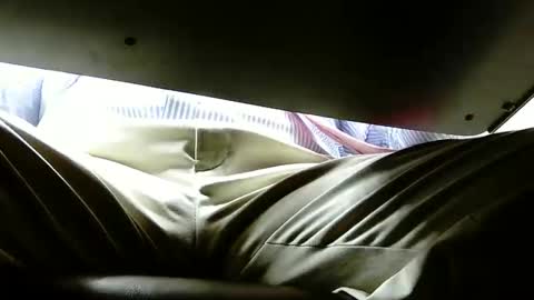 Snapshot of newtothis1015 chatting on November 10, 11:04 pm Daring online show from November 10, 11:04 pm