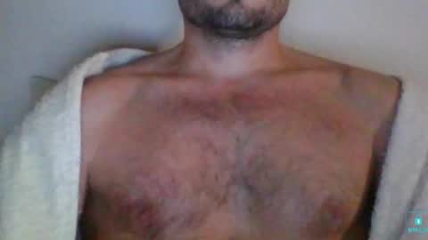 Snapshot of newtyguy90 chatting on December 30, 7:04 am newtyguy90 online show from December 30, 7:04 am