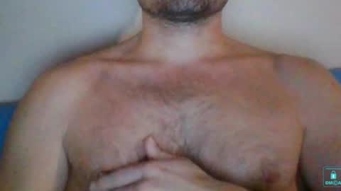 Snapshot of newtyguy90 chatting on January 19, 7:25 am newtyguy90 online show from January 19, 7:25 am