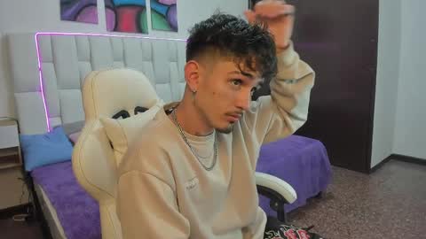 Snapshot of nextboywell1 chatting on April 7, 3:07 am Yeison online show from April 7, 3:07 am