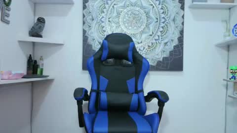 Snapshot of nextboywell1 chatting on April 15, 4:19 am Yeison online show from April 15, 4:19 am