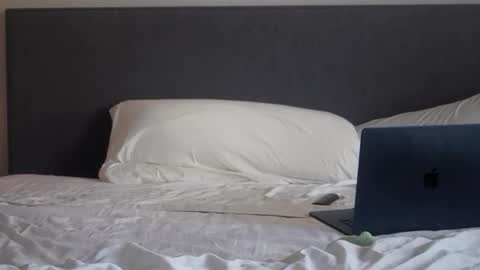 Guy online show from February 9, 8:44 am