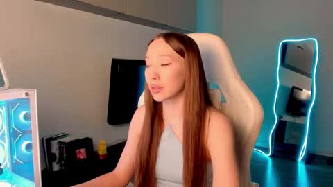 Mina online show from February 12, 2:56 pm