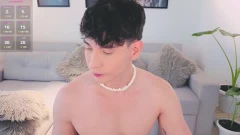 Snapshot of neythan__blaze chatting on September 17, 5:36 pm online show from September 17, 5:36 pm