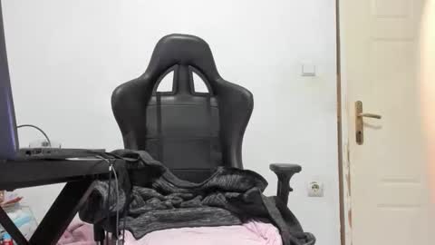 Shinobu Koch online show from December 2, 7:03 am