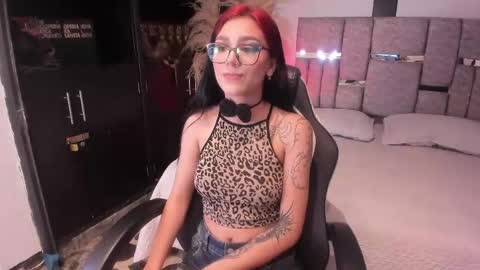 nezukoo_1 online show from June 8, 9:59 pm