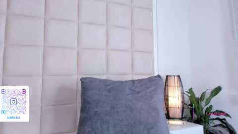 Nia online show from September 16, 1:34 pm