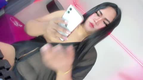 nia_jaxx online show from May 22, 6:13 pm