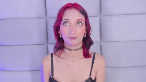 Snapshot of niaafox chatting on February 24, 12:25 pm Nia online show from February 24, 12:25 pm