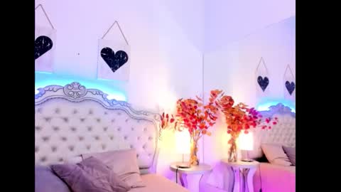 niacolussi online show from October 13, 7:25 pm