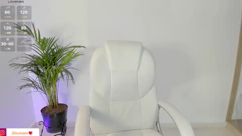 Nia online show from March 3, 1:09 pm