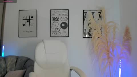 Nia online show from September 16, 1:01 pm