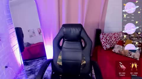 Nia online show from November 28, 4:09 pm