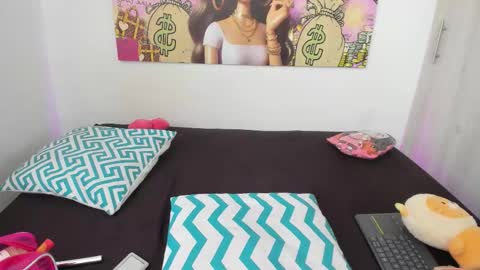  Nia  online show from November 8, 3:34 pm