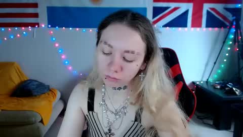 nica_kawaii online show from March 13, 6:09 am