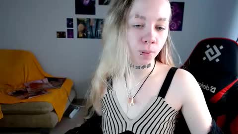 nica_kawaii online show from March 23, 6:28 am