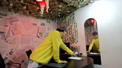 nice_boys11 online show from July 5, 1:07 pm