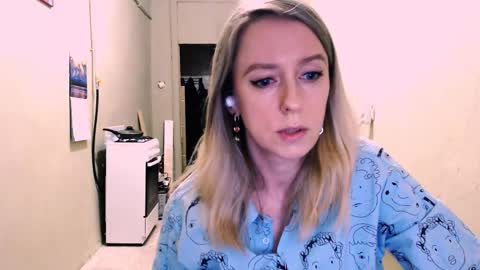 Snapshot of nicekat chatting on April 17, 8:01 pm Kathrine online show from April 17, 8:01 pm