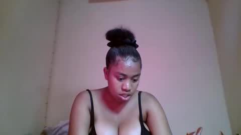 nicelly01 online show from May 13, 6:44 am