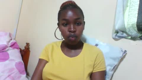 Snapshot of nicemillow chatting on February 27, 4:31 am nicemillow online show from February 27, 4:31 am