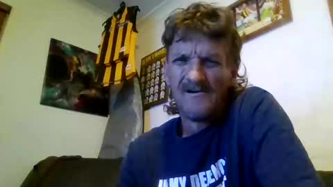 Snapshot of niceozziecockxxx chatting on January 16, 12:53 pm Sexiishaine online show from January 16, 12:53 pm