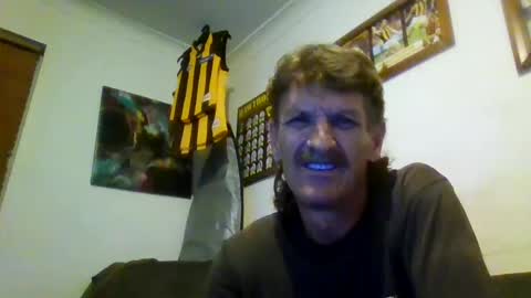 Snapshot of niceozziecockxxx chatting on January 31, 8:01 pm Sexiishaine online show from January 31, 8:01 pm