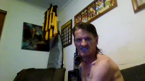 Snapshot of niceozziecockxxx chatting on February 15, 12:33 pm Sexiishaine online show from February 15, 12:33 pm