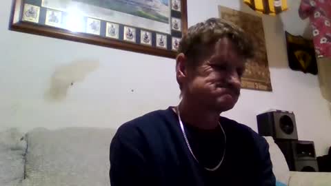 Snapshot of niceozziecockxxx chatting on October 24, 7:32 pm Sexiishaine online show from October 24, 7:32 pm