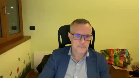 Andrew online show from December 4, 6:27 pm