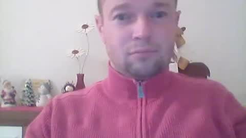 Snapshot of nick1990b chatting on December 22, 4:38 pm nick1990b online show from December 22, 4:38 pm