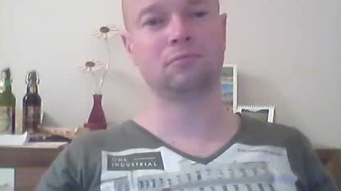 Snapshot of nick1990b chatting on March 3, 7:49 pm nick1990b online show from March 3, 7:49 pm