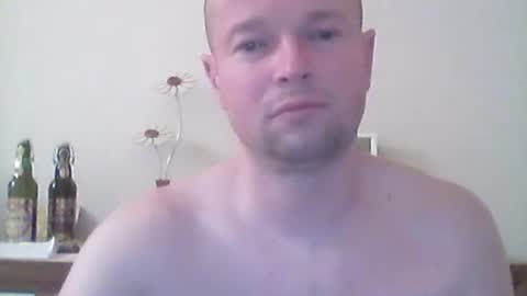 Snapshot of nick1990b chatting on March 4, 8:05 pm nick1990b online show from March 4, 8:05 pm