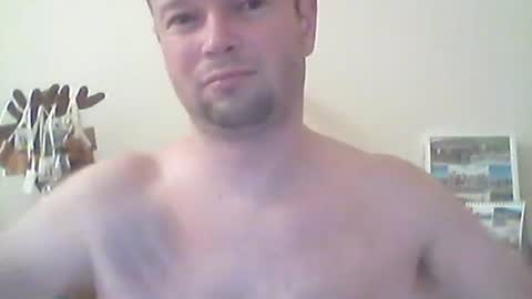 Snapshot of nick1990b chatting on December 18, 6:47 pm nick1990b online show from December 18, 6:47 pm