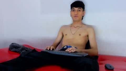 Snapshot of nick_damon chatting on December 7, 1:07 pm Nick online show from December 7, 1:07 pm