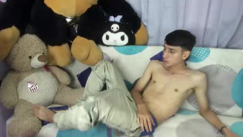 Snapshot of nick_damon chatting on February 17, 4:46 pm Nick online show from February 17, 4:46 pm