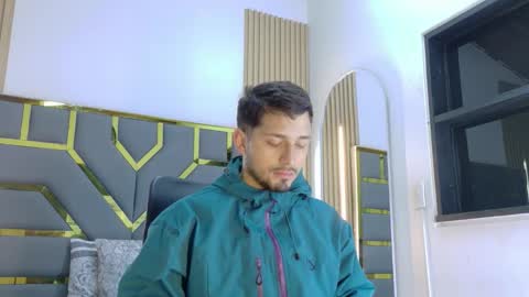 nick_moss_ online show from February 24, 11:08 am