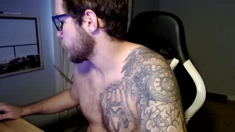 Snapshot of nickandmeg chatting on December 14, 4:20 pm Cakedcouple OF - Yourtattedcutie qurlynfit online show from December 14, 4:20 pm