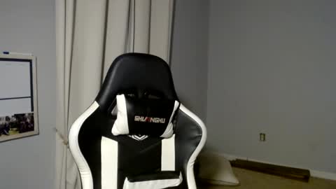 Snapshot of nickandmeg chatting on December 26, 4:32 am Cakedcouple OF - Yourtattedcutie qurlynfit online show from December 26, 4:32 am