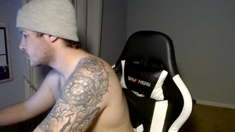 Snapshot of nickandmeg chatting on January 2, 10:11 pm Cakedcouple OF - Yourtattedcutie qurlynfit online show from January 2, 10:11 pm