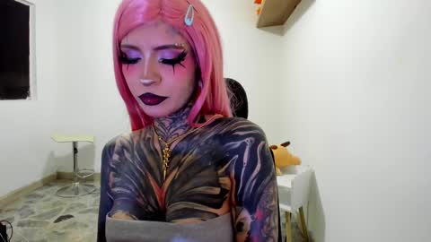 Snapshot of nicki_1 chatting on May 26, 3:46 am Help me reach 100 thumbs up online show from May 26, 3:46 am