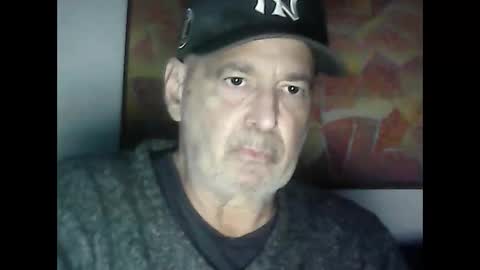 Snapshot of nickincali chatting on December 17, 11:06 am nickincali online show from December 17, 11:06 am