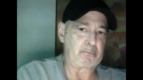 Snapshot of nickincali chatting on December 25, 12:26 pm nickincali online show from December 25, 12:26 pm