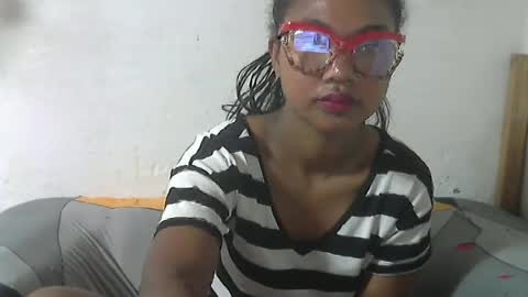 nickiqqyuu online show from June 5, 1:34 am