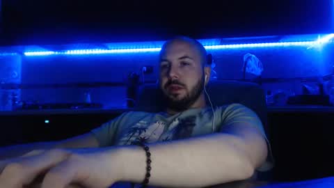 Julian online show from April 7, 10:31 pm