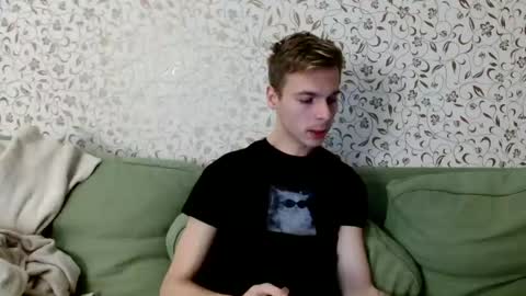 Snapshot of nicksuper8 chatting on December 2, 5:48 am Nick online show from December 2, 5:48 am