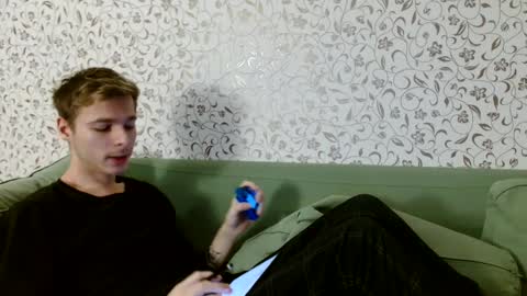 Snapshot of nicksuper8 chatting on December 13, 10:02 pm Nick online show from December 13, 10:02 pm