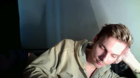 Snapshot of nicksuper8 chatting on October 24, 12:45 pm Nick online show from October 24, 12:45 pm