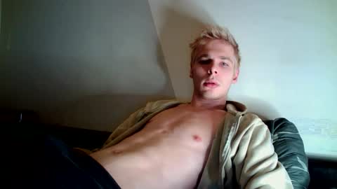 Snapshot of nicksuper8 chatting on November 2, 7:38 pm Nick online show from November 2, 7:38 pm