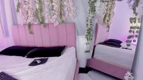 nicky_bonny18 online show from February 16, 12:23 pm