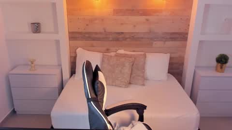 Nicky  online show from October 1, 3:01 am